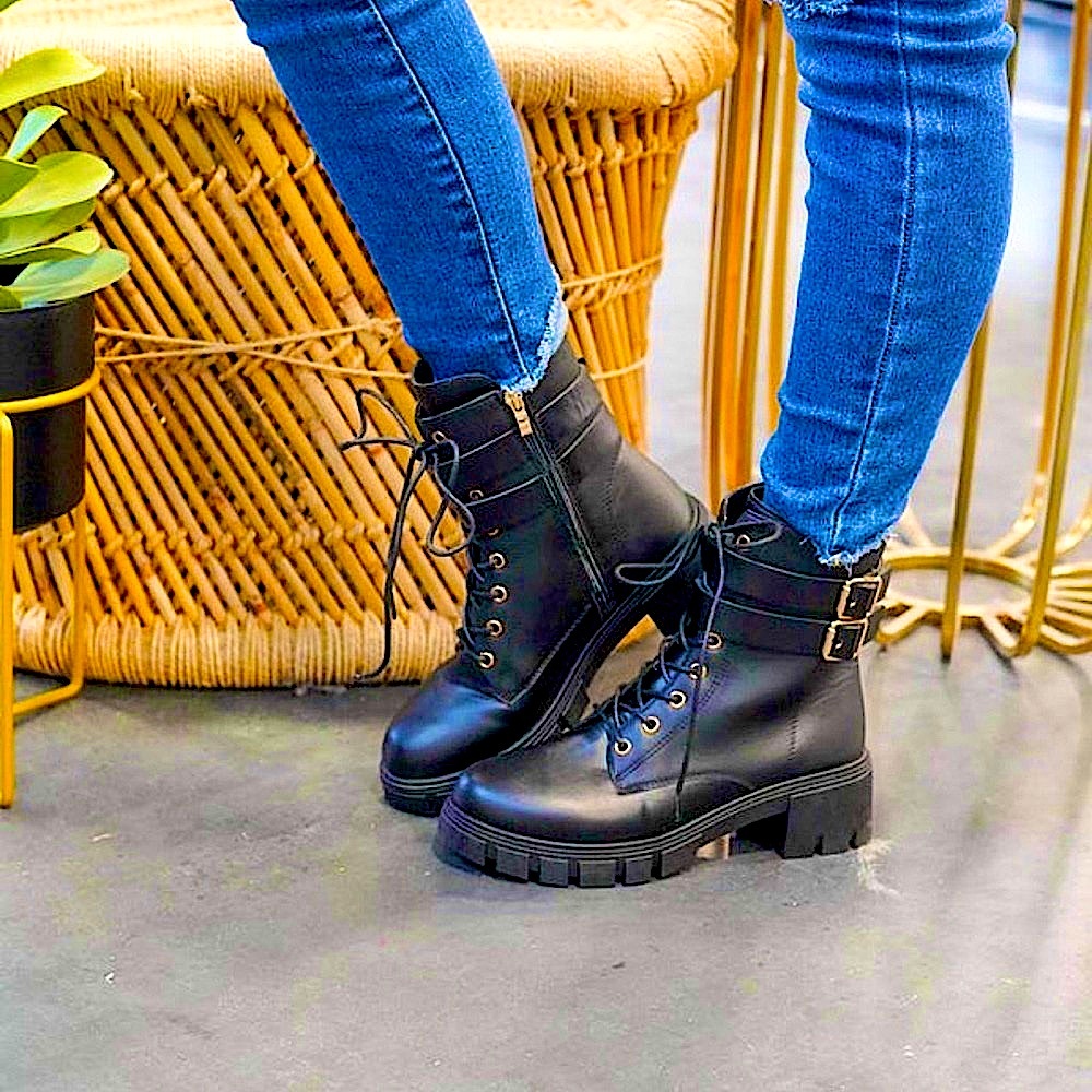 🆕🖤WILD DIVA: BLACK Lace Buckle Heel Boots SIZE 9